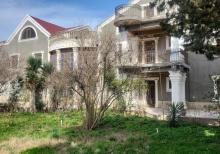 Mərdəkanda villa satılır