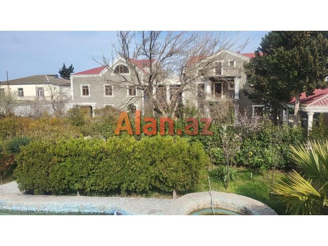 Mərdəkanda villa satılır
