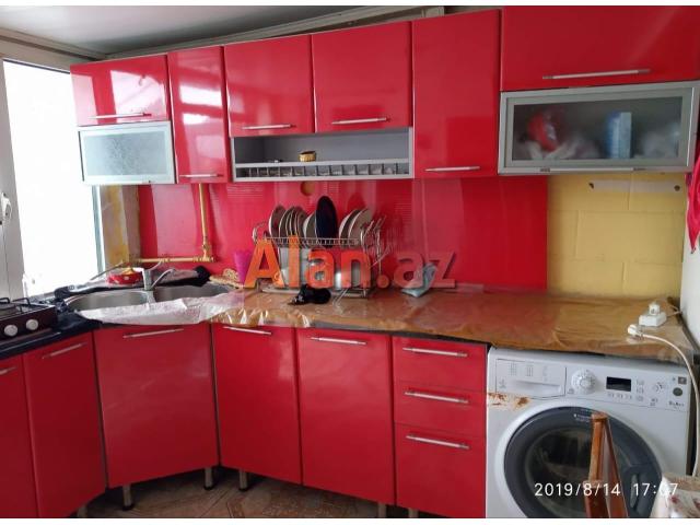 Yasamsl 1 ci alatavada 2 otaqli ev kiraye verilir