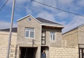 kreditle 3 otaqli alti qarajli heyet evi