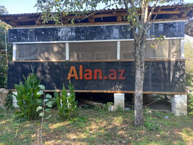 Qax rayonunda bağ evi