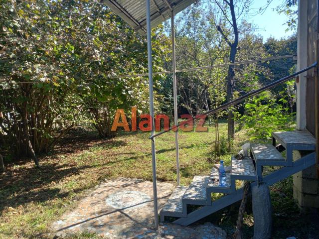 Qax rayonunda bağ evi