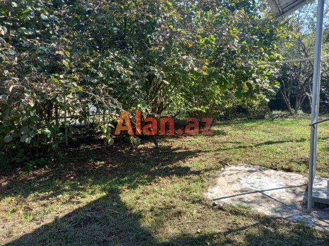 Qax rayonunda bağ evi