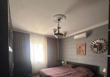 Kohne Gunesli qes. 4 Mertebeli Villa Tecili olaraq Esyalarla birge satılır.