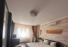 Kohne Gunesli qes. 4 Mertebeli Villa Tecili olaraq Esyalarla birge satılır.