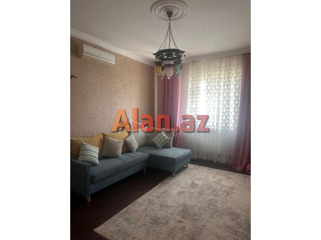 Kohne Gunesli qes. 4 Mertebeli Villa Tecili olaraq Esyalarla birge satılır.
