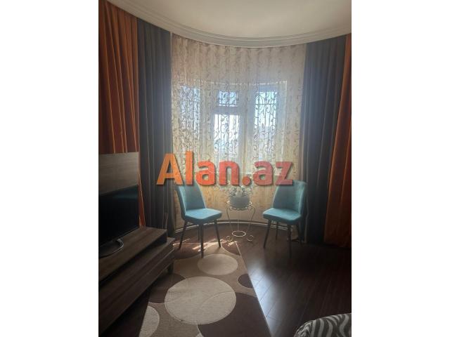Kohne Gunesli qes. 4 Mertebeli Villa Tecili olaraq Esyalarla birge satılır.