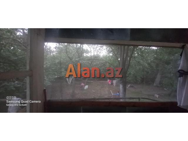 Qax rayonunda bağ evi