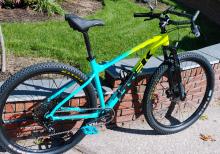 2022 Trek Marlin 5  tubeless