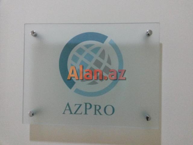 Şüşə üzərinə loqo yazılması