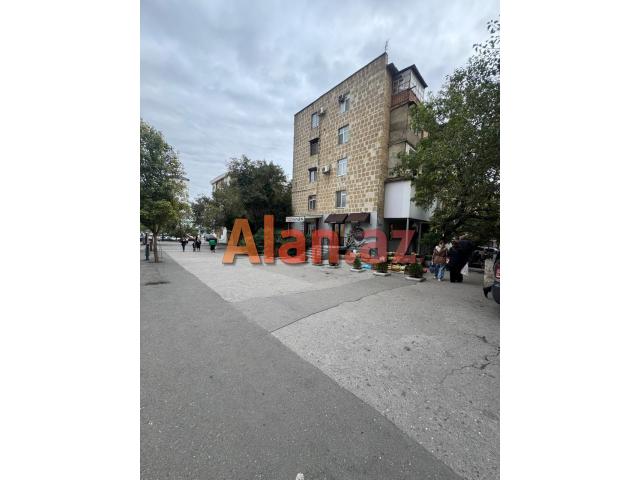 yasamalda köhnə bina satılır