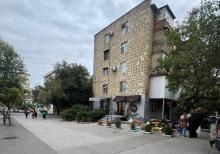 yasamalda köhnə bina satılır