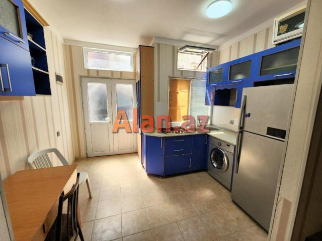 Bütün ev əşyaları satılır