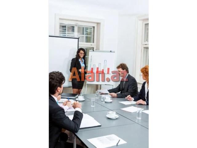 Menecer tələb olunur