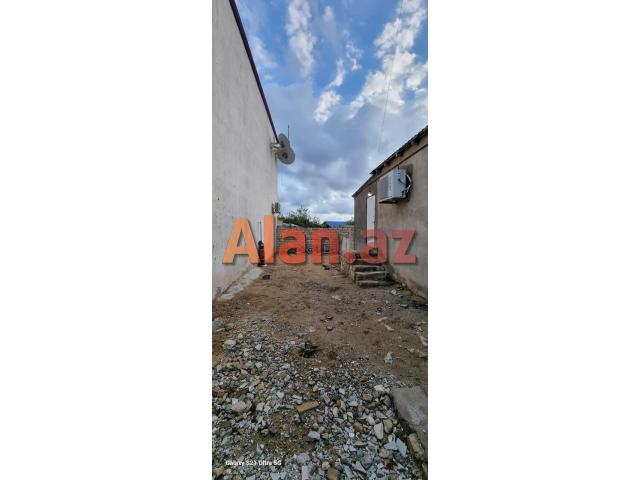 Buzovnada həyət evi satılır