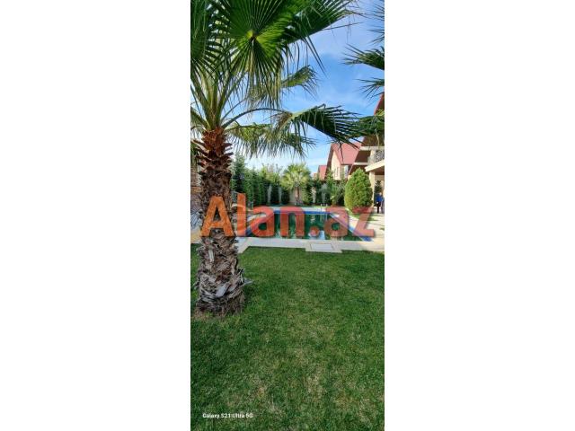 Mərdəkan yolunda villa satılır