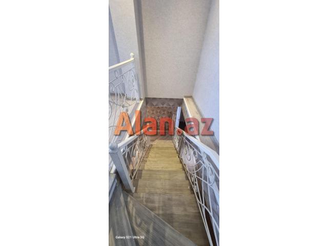 Mərdəkanda bağ evi satılır