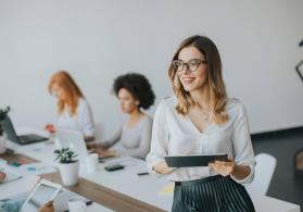 Məlumat meneceri işi təklif edirik