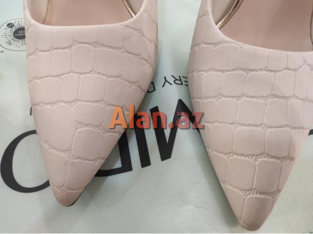 Hündürdaban ayaqqabılar