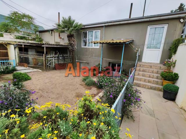 Bilgəhdə həyət evi satilir