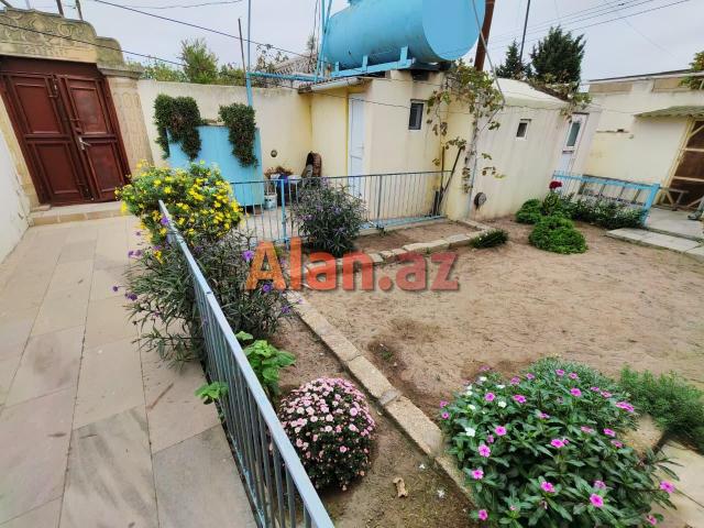 Bilgəhdə həyət evi satilir