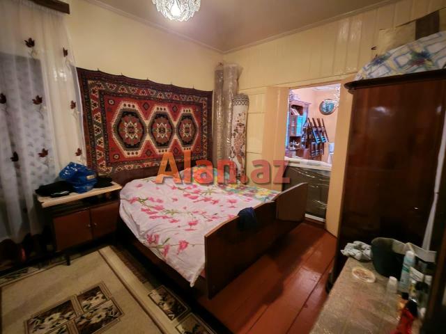 Bilgəhdə həyət evi satilir