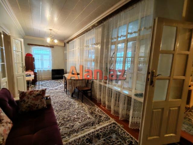 Bilgəhdə həyət evi satilir