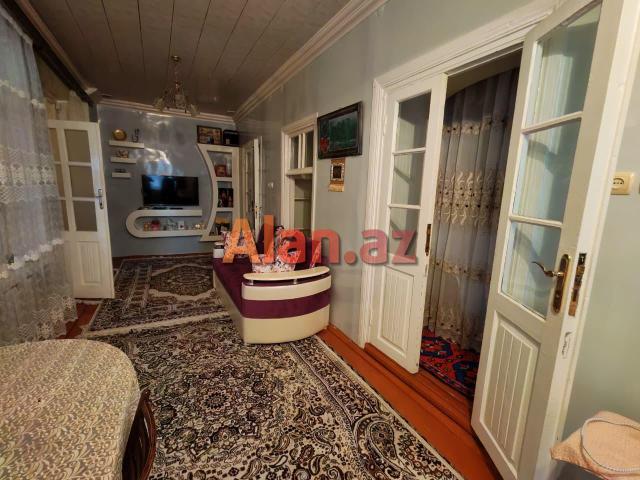 Bilgəhdə həyət evi satilir