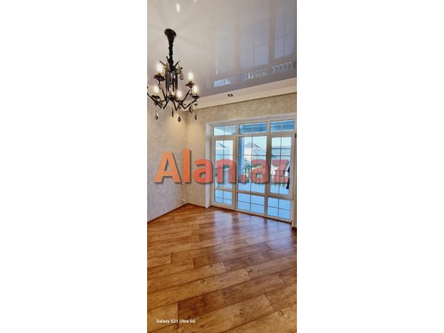 Buzovnada həyət evi satılır