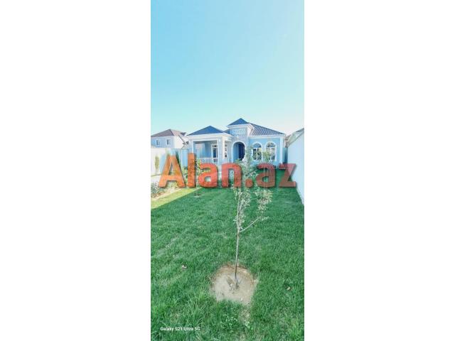 Buzovnada həyət evi satılır