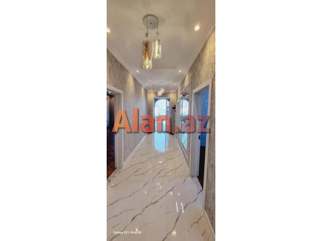 Buzovnada həyət evi satılır