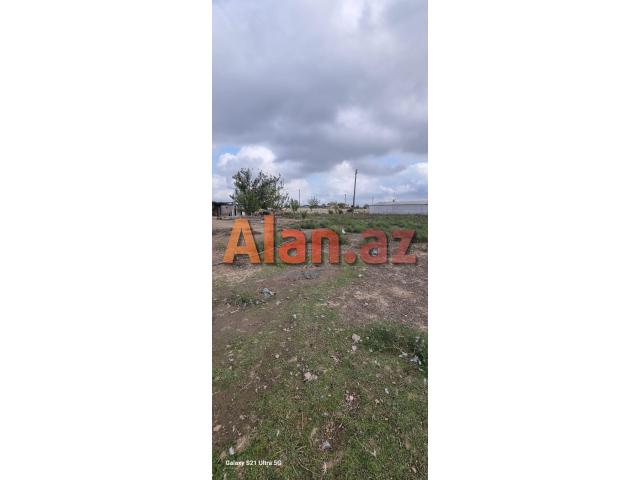 Buzovnada torpaqi satılır