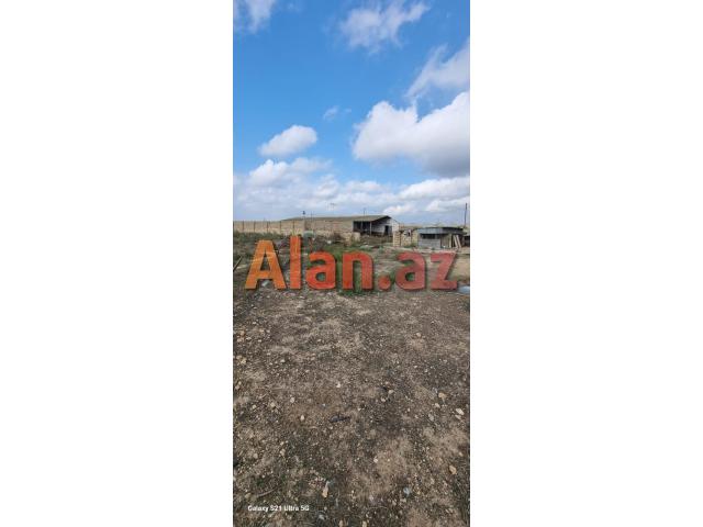 Buzovnada torpaqi satılır