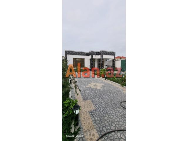 Buzovnada bağ evi satılır