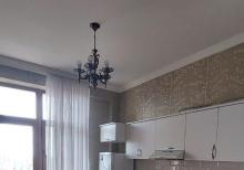 80 kv metr 2 otaqlı təmirli mənzil kirayə verilir
