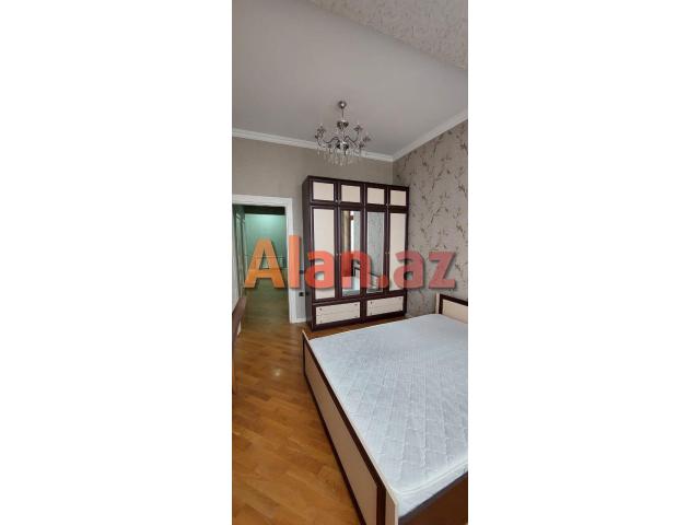 80 kv metr 2 otaqlı təmirli mənzil kirayə verilir