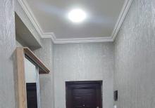 80 kv metr 2 otaqlı təmirli mənzil kirayə verilir