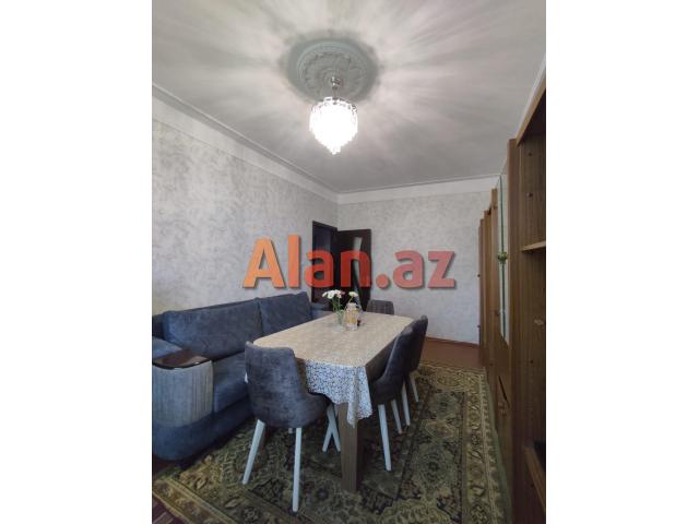 Yeni günəşli, D massivində 2 otaqlı əla mənzil