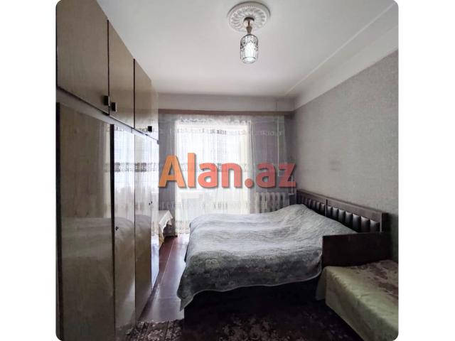 Yeni günəşli, D massivində 2 otaqlı əla mənzil