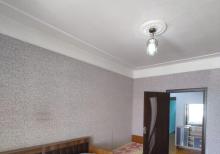 Yeni günəşli, D massivində 2 otaqlı əla mənzil