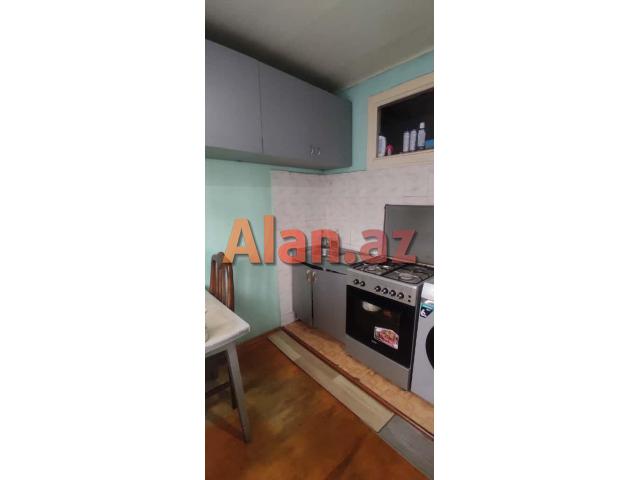 Yeni günəşli, D massivində 2 otaqlı əla mənzil