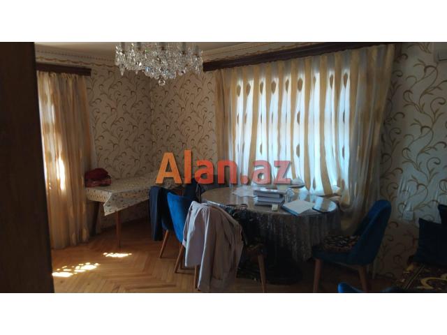 8-ci kilometr qəsəbəsində qanuni 3 otaqlı mənzil
