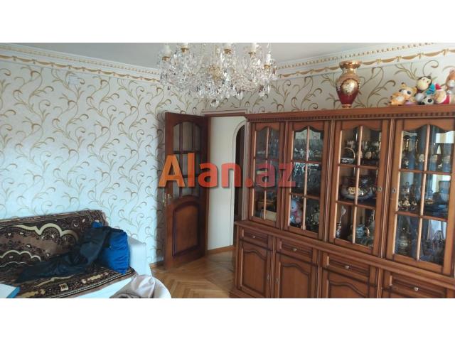 8-ci kilometr qəsəbəsində qanuni 3 otaqlı mənzil