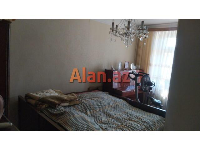 8-ci kilometr qəsəbəsində qanuni 3 otaqlı mənzil