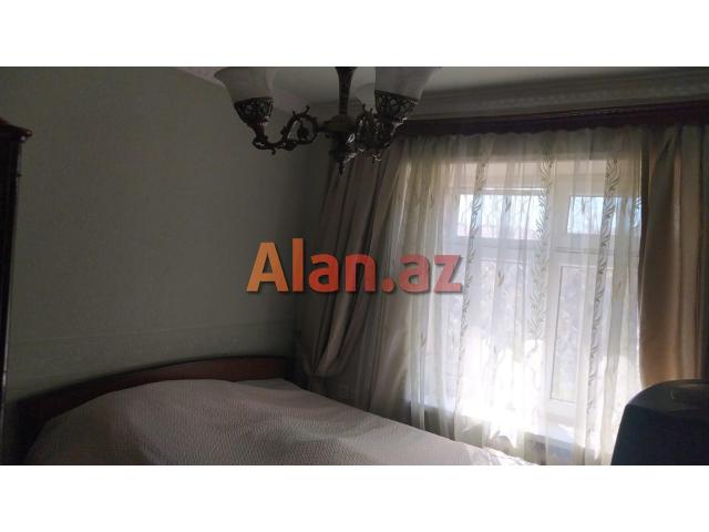 8-ci kilometr qəsəbəsində qanuni 3 otaqlı mənzil