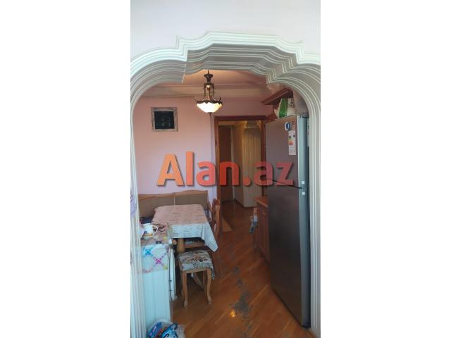 8-ci kilometr qəsəbəsində qanuni 3 otaqlı mənzil