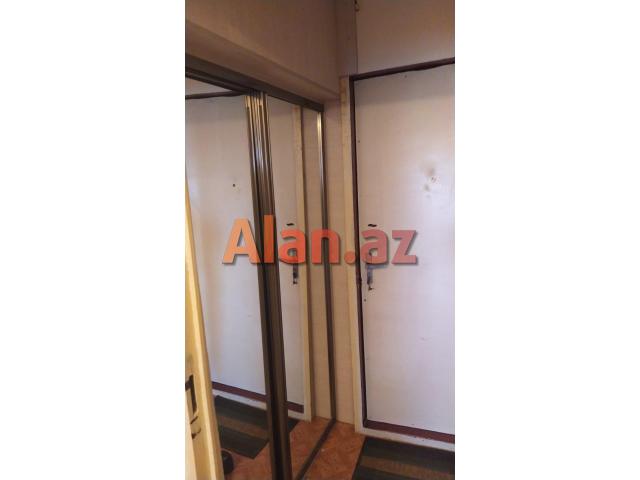 8-ci kilometr qəsəbəsində qanuni 3 otaqlı mənzil