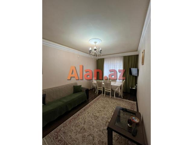 Yeni Günəşli, V Massivində 2 otaqlı əla təmirli mənzil