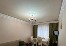 Yeni Günəşli, V Massivində 2 otaqlı əla təmirli mənzil