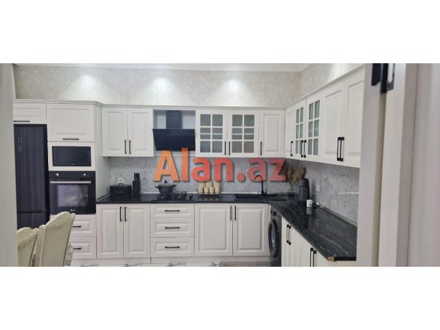 Buzovnada həyət evi satılır